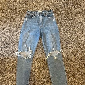 Abercrombie 90s straight ultra high rise 28